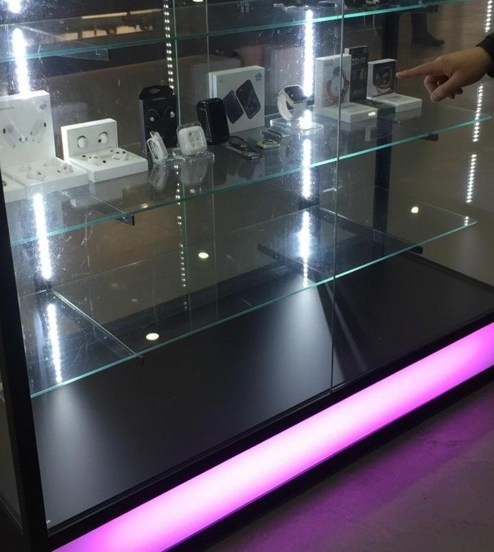 Close-up interaction with display case